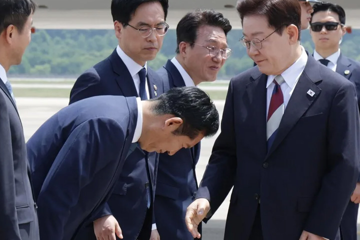 정치2.jpg
